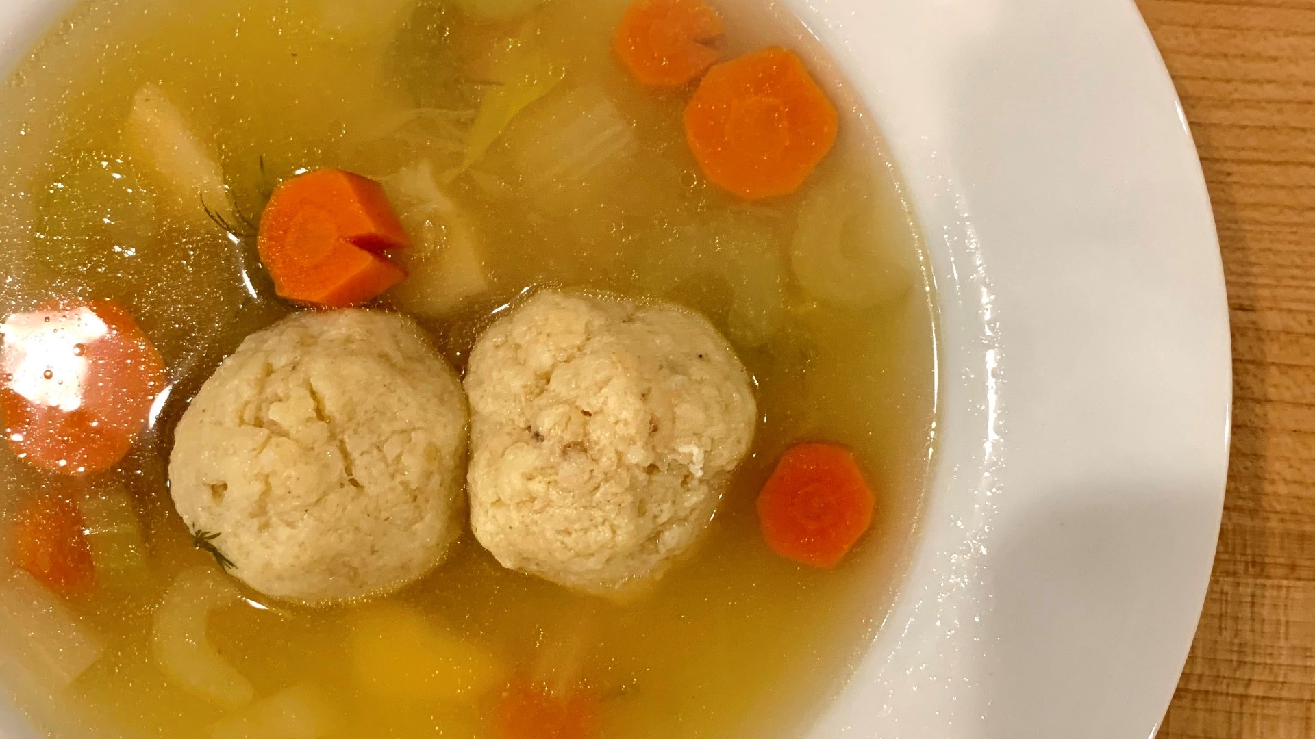 Jewish Passover is celebrated with special foods, including Matzo Ball soup. KIRO's Rachel Belle makes it like her mother Barbara, with some dill and love. #newdaynw