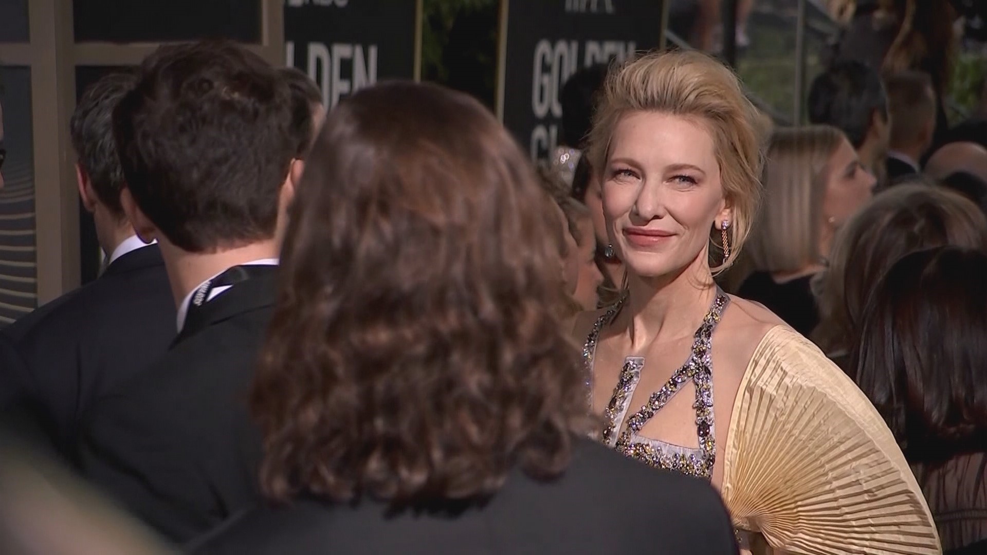 KING 5 Evening reporter Kim Holcomb talks to stars like Karamo Brown and Lauren Graham on the Golden Globes carpet