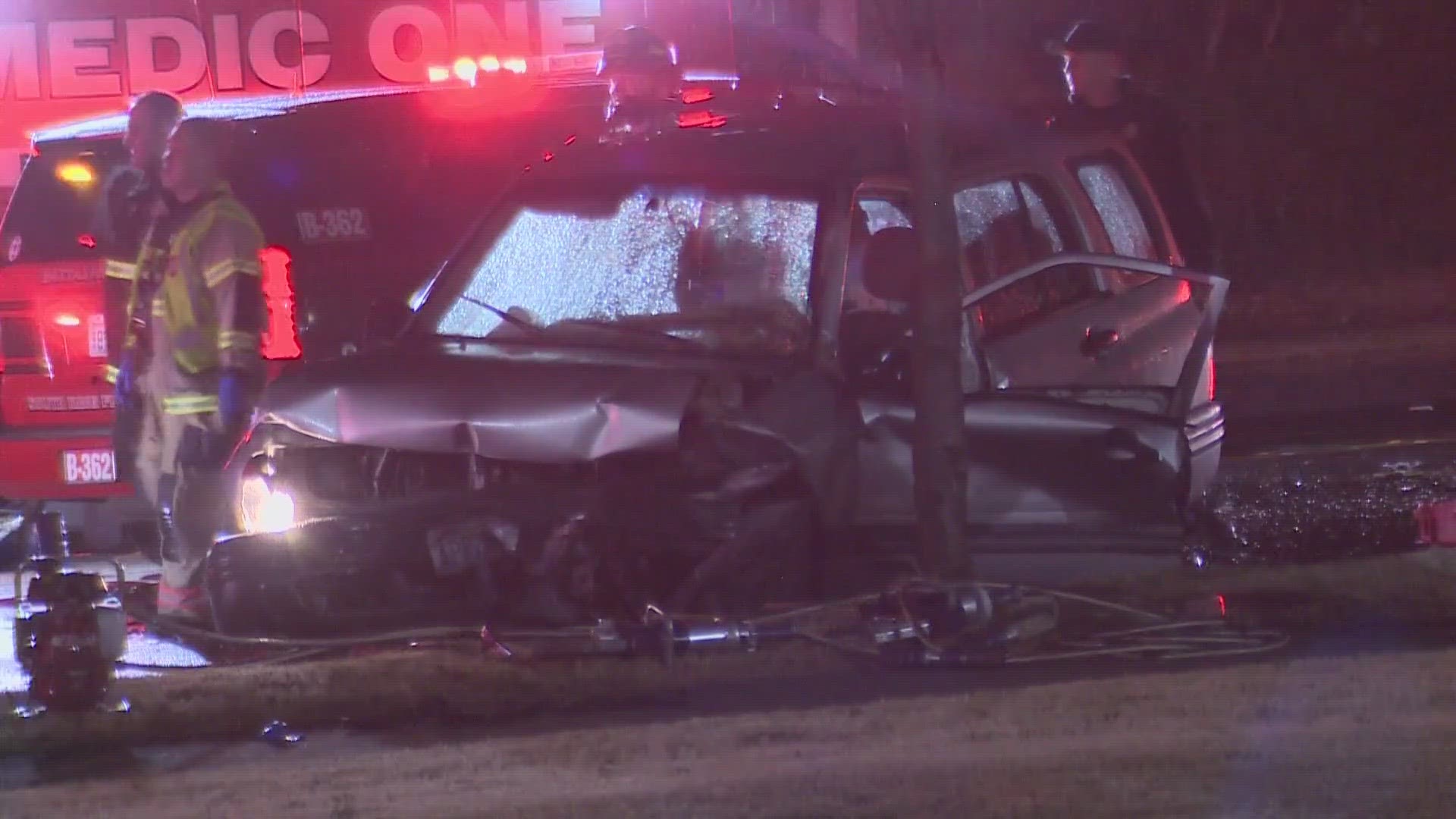 A two-car collision in Federal Way left one person dead and is under investigation.