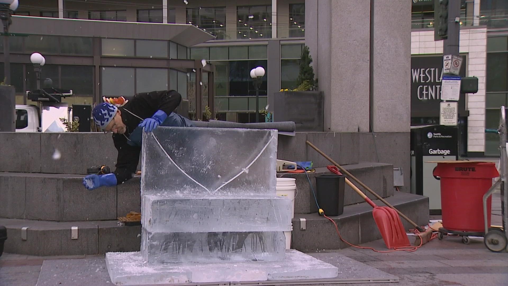 Two ice sculptures in downtown Seattle will be a perfect photo backdrop this Valentine's Day.