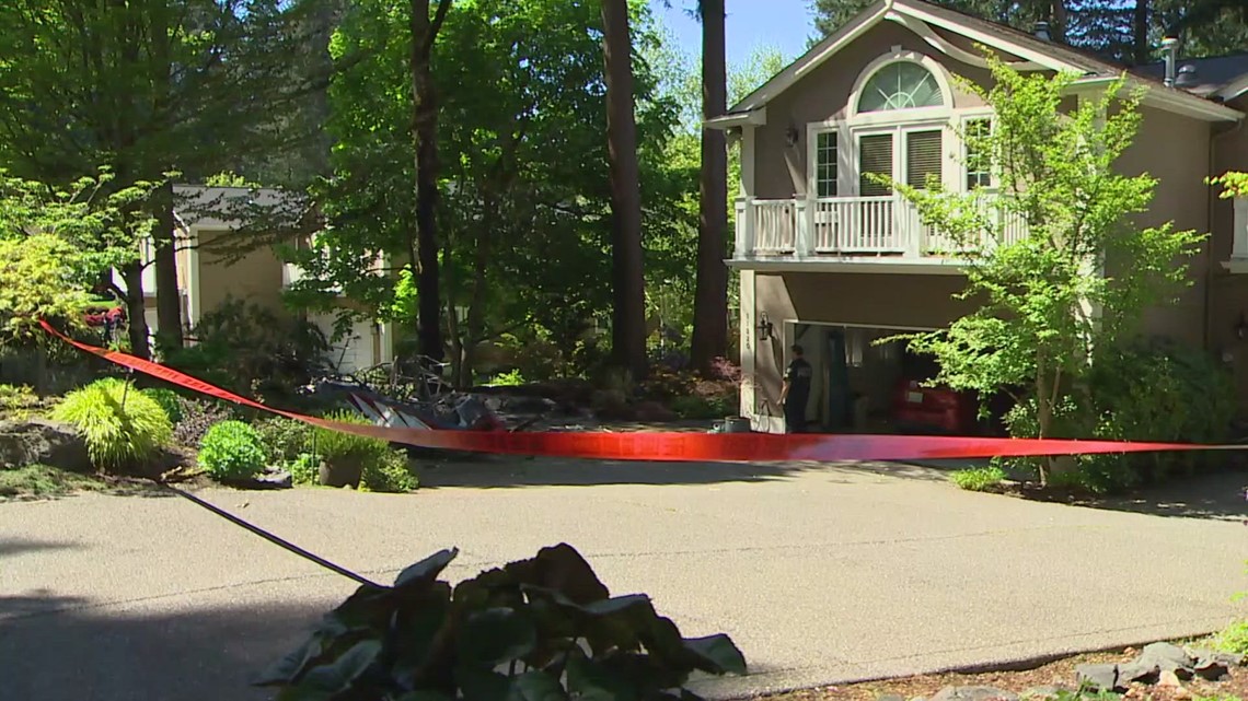 Federal investigators looking into float plane crash in Lakewood