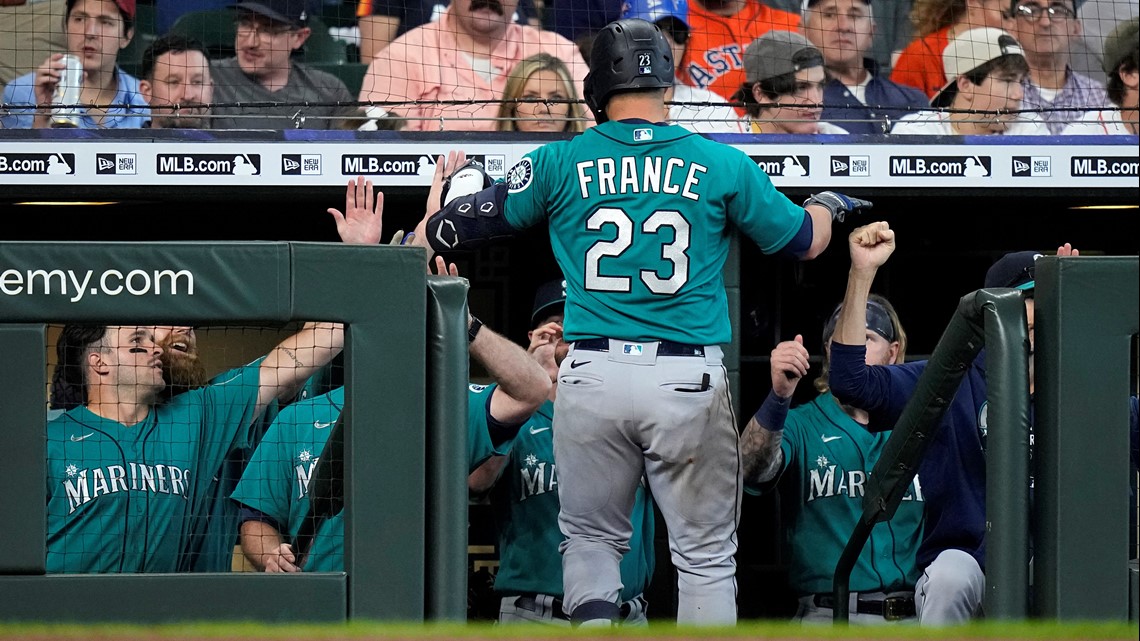 Mariners score 4 in 11th to earn 6-3 win over Astros