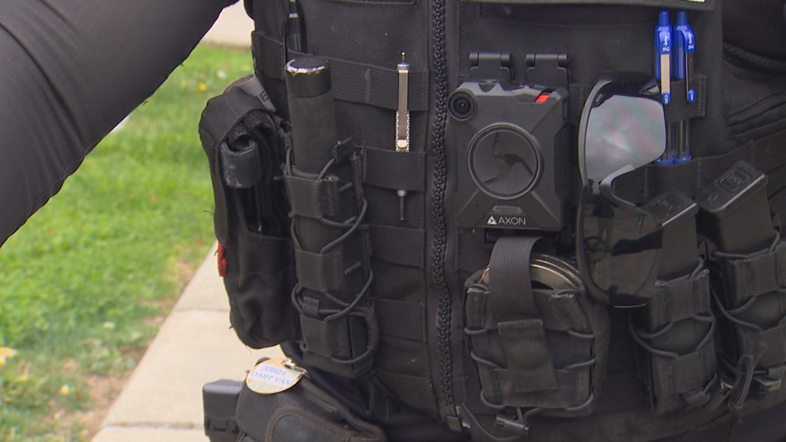 Everett police to outfit officers with body cameras for pilot program ...