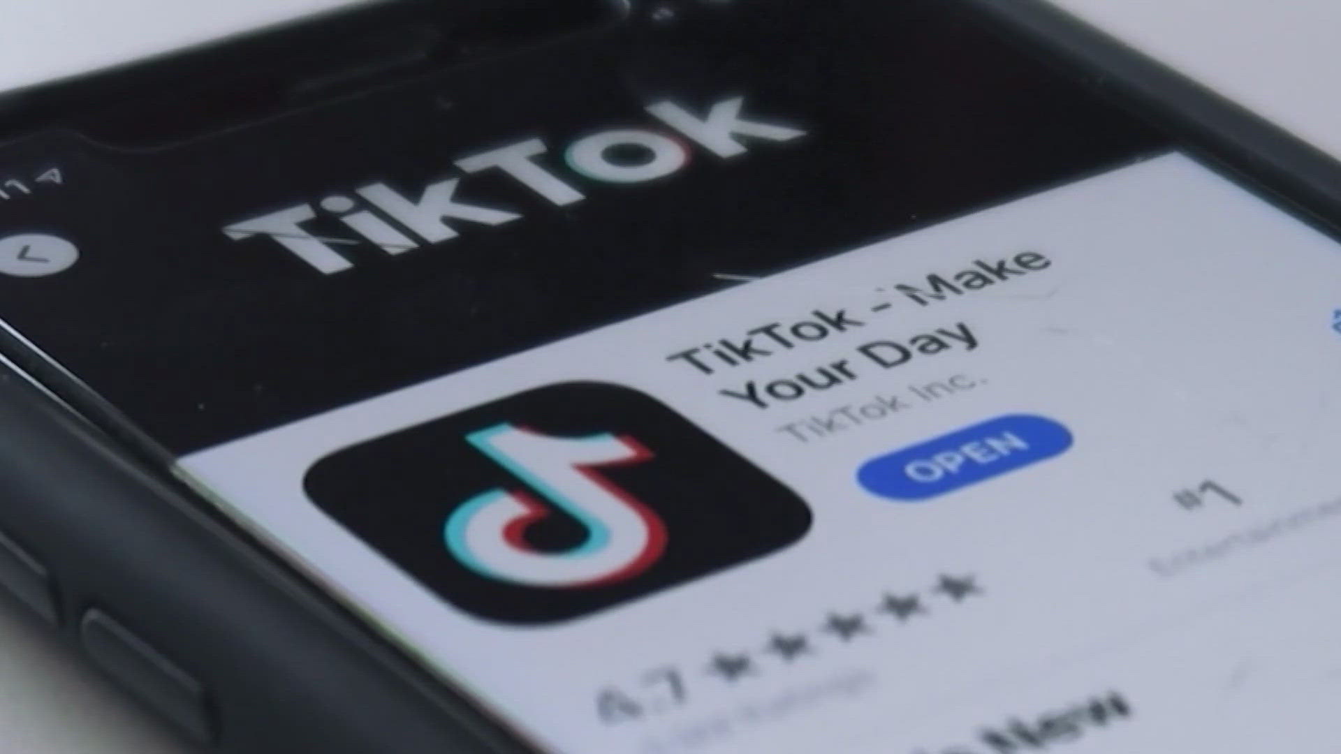 President-elect Trump is signaling he might re-evaluate an impending ban on TikTok after meeting with TikTok's CEO at Mar-a-Lago