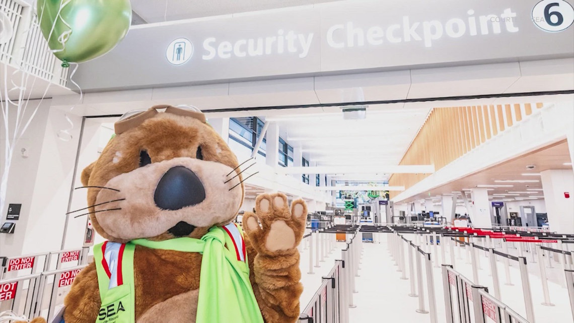 SEA opens new security checkpoint in time for holiday travel rush ...