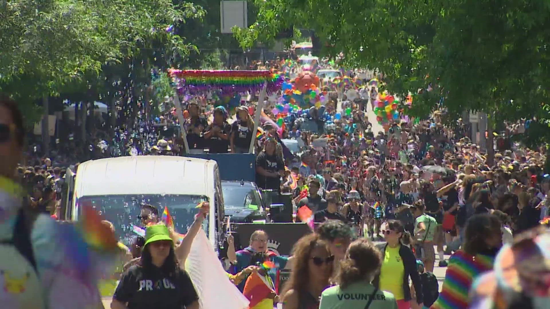 Hundreds of thousands attend Seattle's Pride Parade Sunday