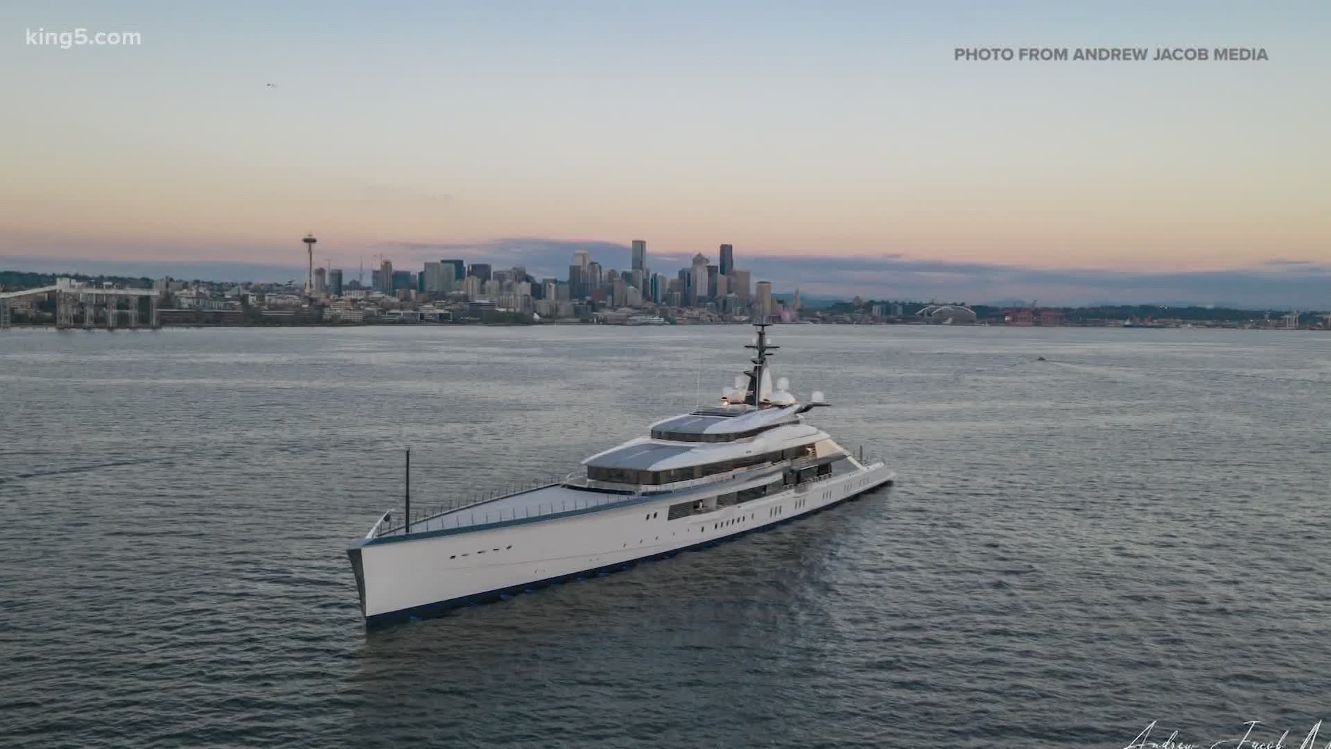 Mega yacht spotted in Seattle belongs to Dallas Cowboys owner Jerry Jones king5