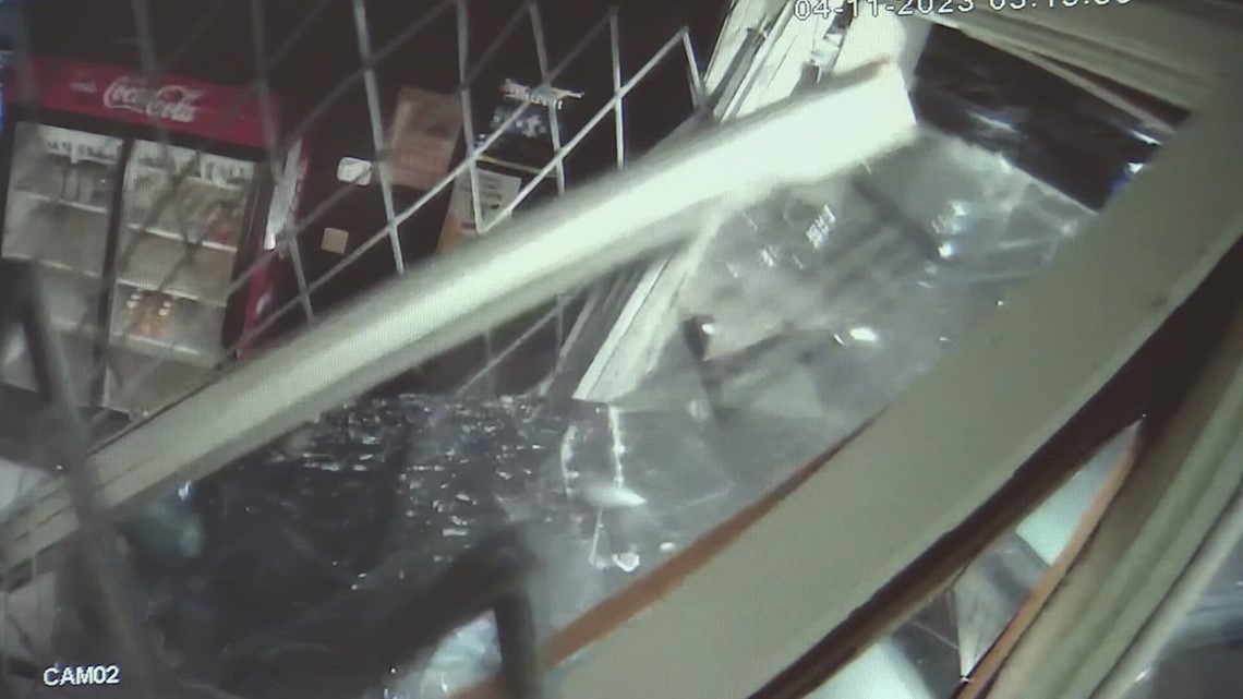Renton vape shop targeted twice over the weekend by burglars - Vimarsana News