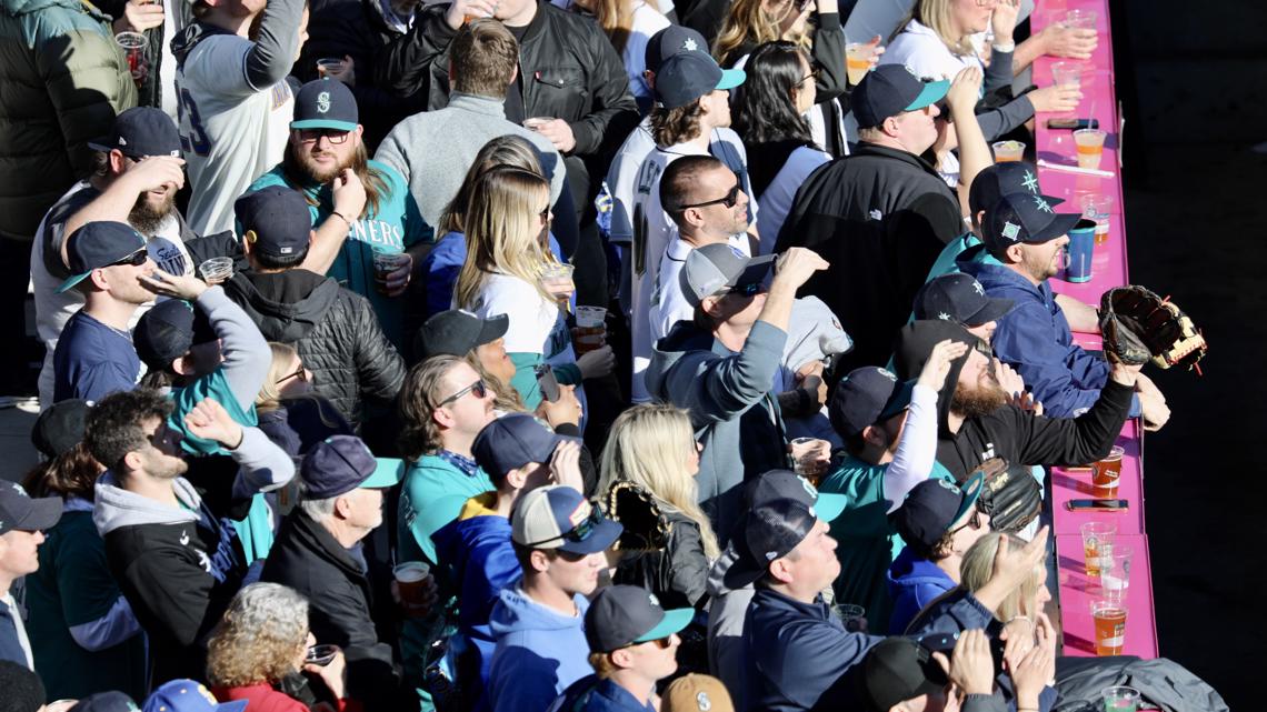 Beautiful day': Mariners welcome full crowds back to T-Mobile Park