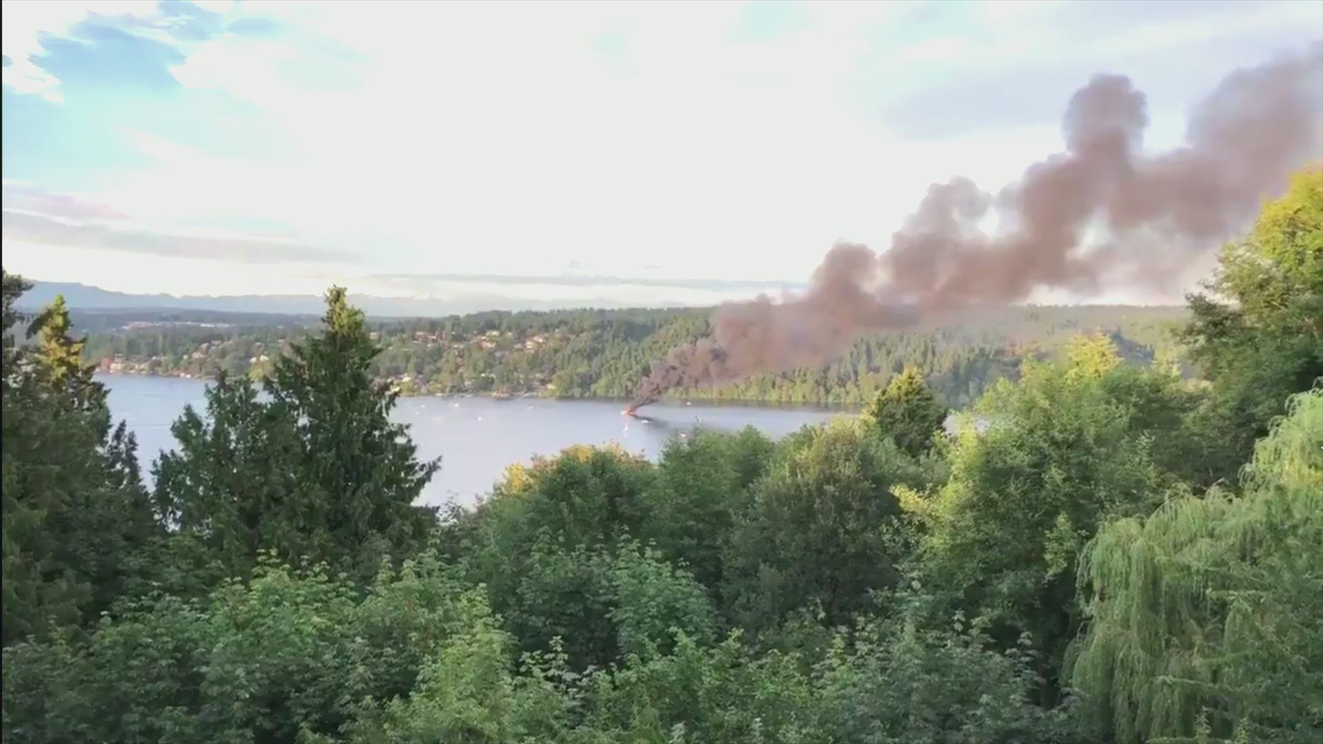 ‘No immediate environmental threat’ from boat fire on Lake Washington ...