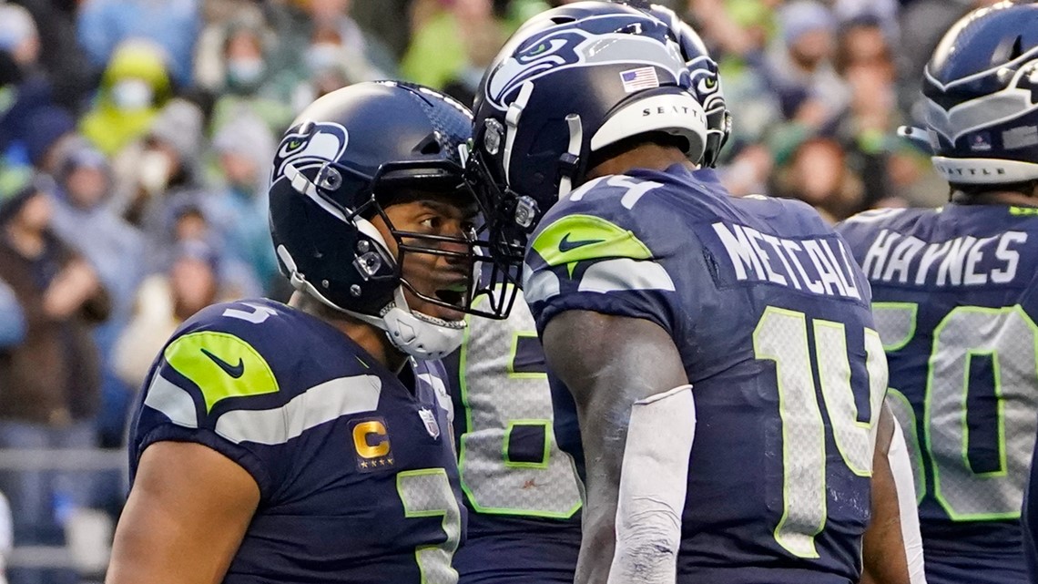 Seahawks fans are down bad over Geno Smith-Drew Lock QB battle after  lopsided preseason loss