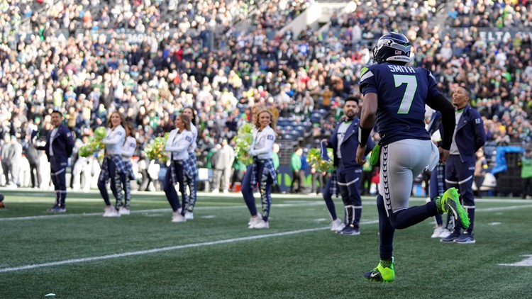 Seahawks' Geno Smith ready for playoffs, next chapter of comeback year -  The Columbian