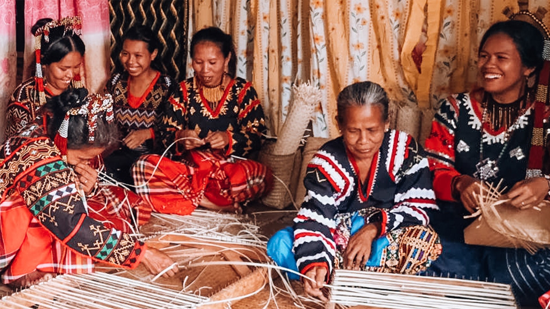 Local Purse Local handbag designer partners with Philippine women on designs ...