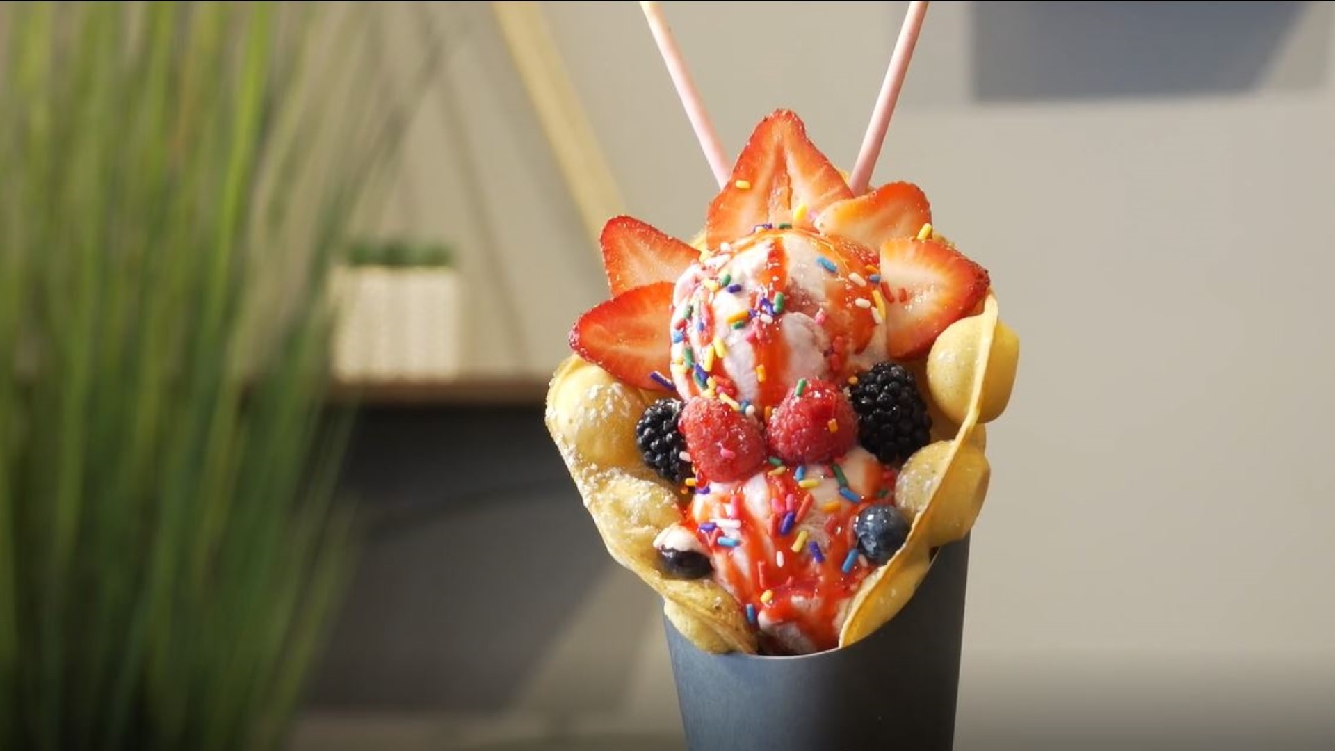 From Korean hot dogs to a decadent dessert cafe, the Snohomish County town has plenty to offer for savory and sweet fans. #k5evening