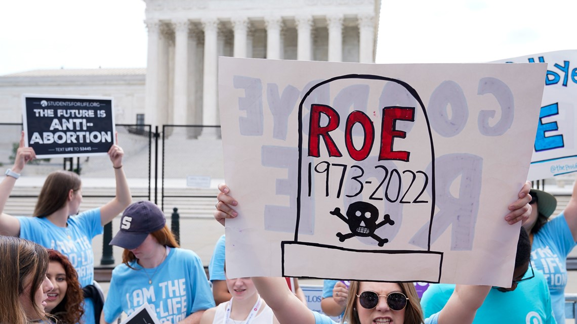 BREAKING: Supreme Court overturns Roe v. Wade