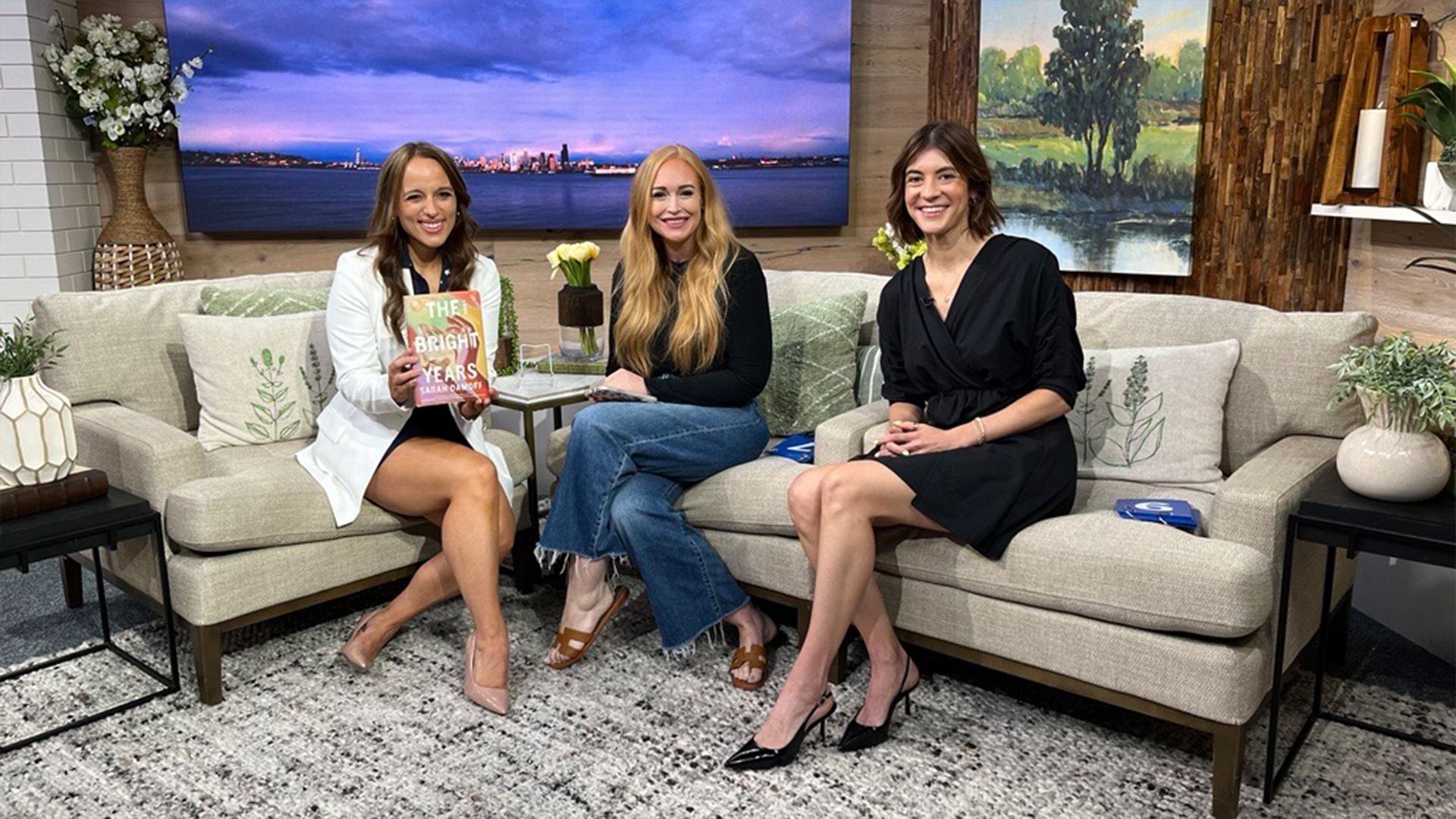 Lauren Mullinix and Michelle Bodman join Kelly for June's book club meeting to share their thoughts on a novel by Sarah Damoff. #newdaynw