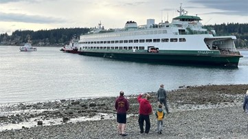 Ferry runs aground near Bainbridge Island, leaving over 600 stranded on board