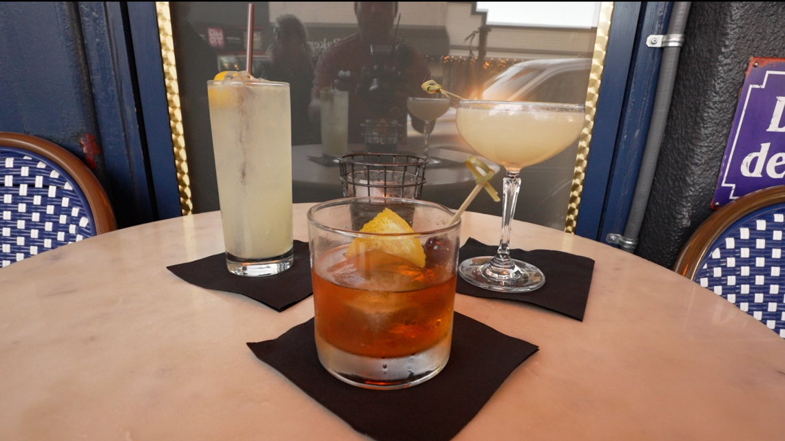 Edmonds bar offers a little escape from normal life