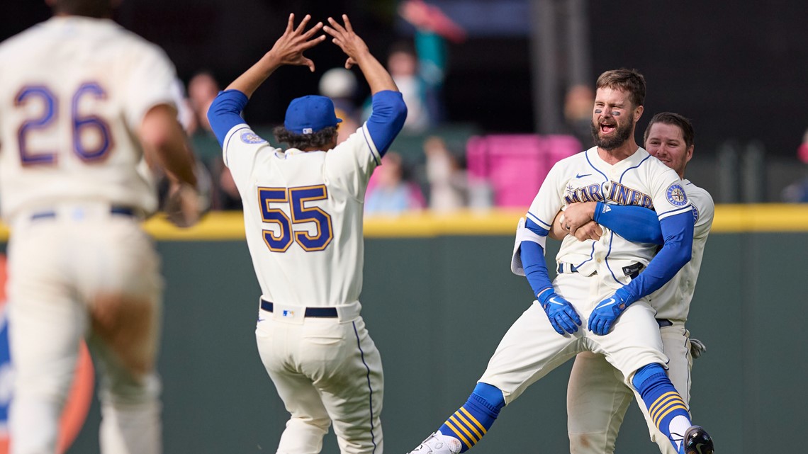 Seattle Mariners ON Tap on X: Do you prefer Mariners throwbacks or the  Sunday cream? They are very similar, but which would you rather see every  Sunday?  / X