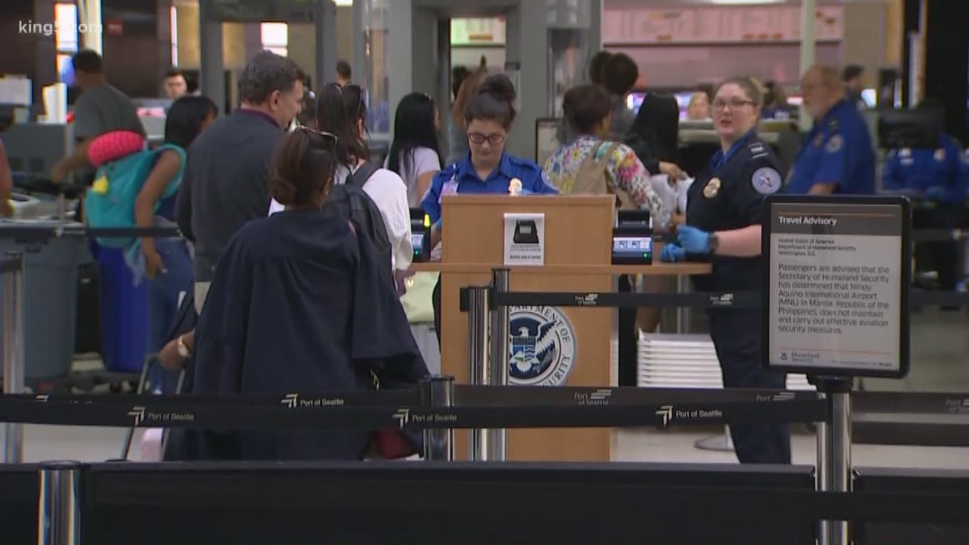 Senator Maria Cantwell has asked the TSA to keep screeners at Sea-Tac Airport, instead of deploying them to the US-Mexico border. KING 5's Michael Crowe reports.