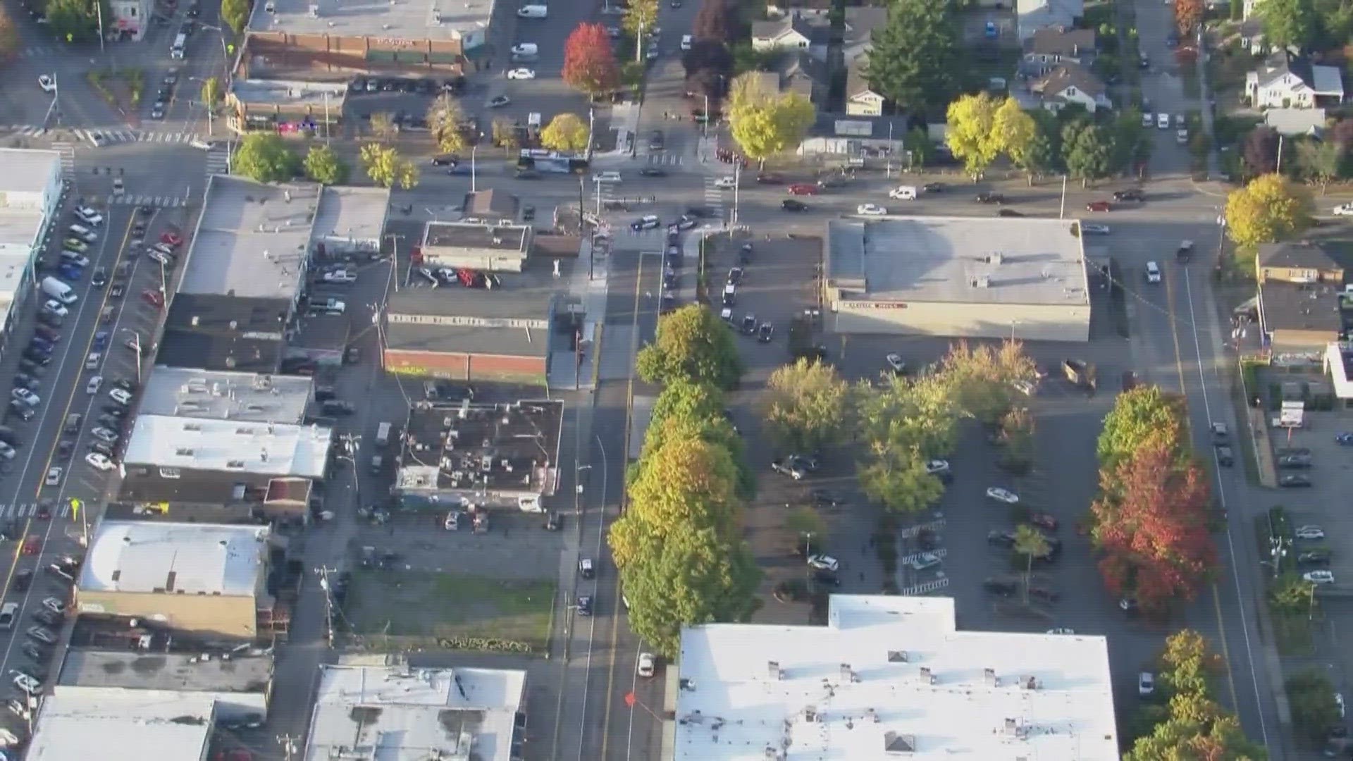 Major Crimes detectives are responding after a man believed to be in his 20s was shot at SW Roxbury Street and 15th Avenue SW.