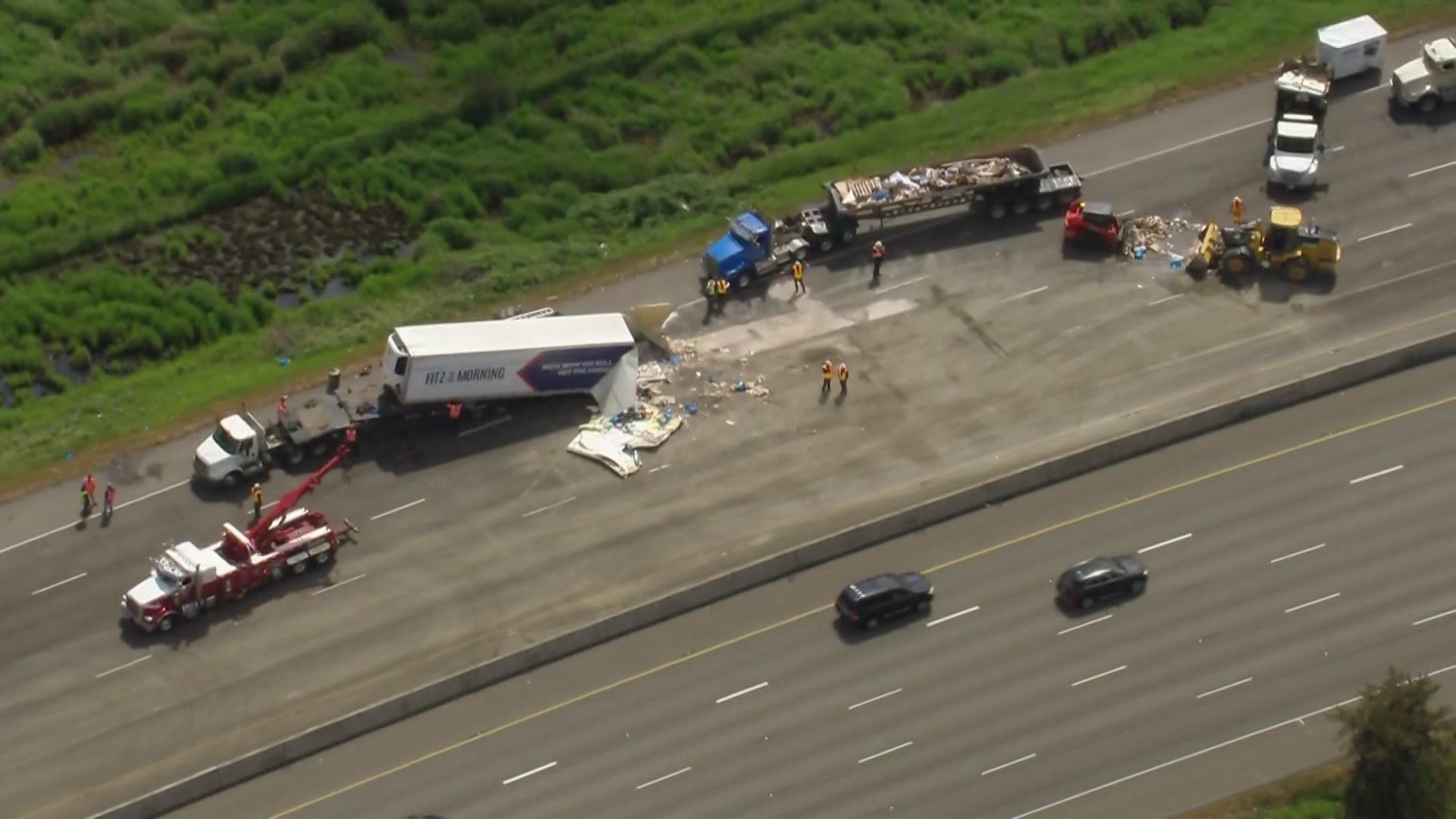 Northbound I 5 in Fife still closed after deadly crash. Cleanup underway