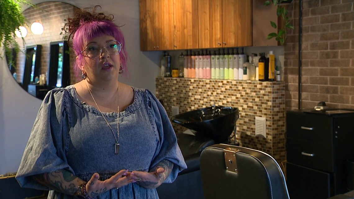 The Singing Barber suffers second break-in within past year - Vimarsana News