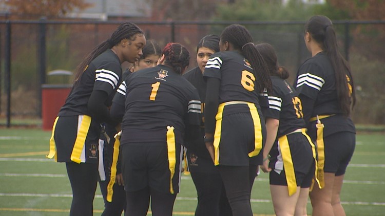 Video Seattle Seahawks sponsor girls' flag football at public schools - ABC  News