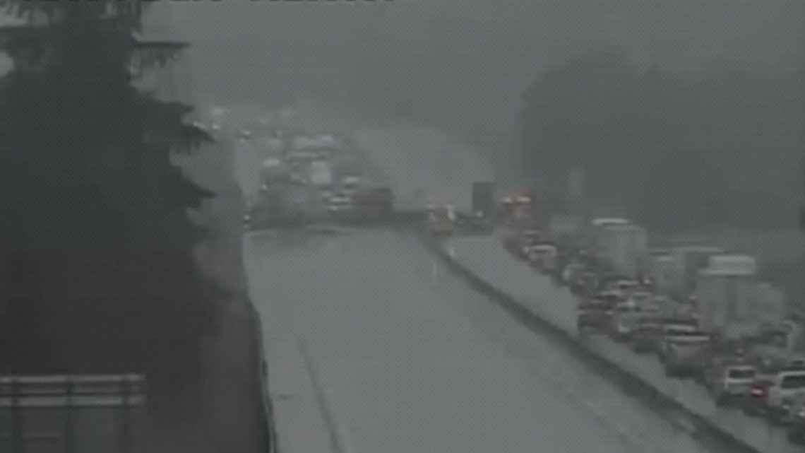 Crash blocks all lanes of I5 south of Tumwater