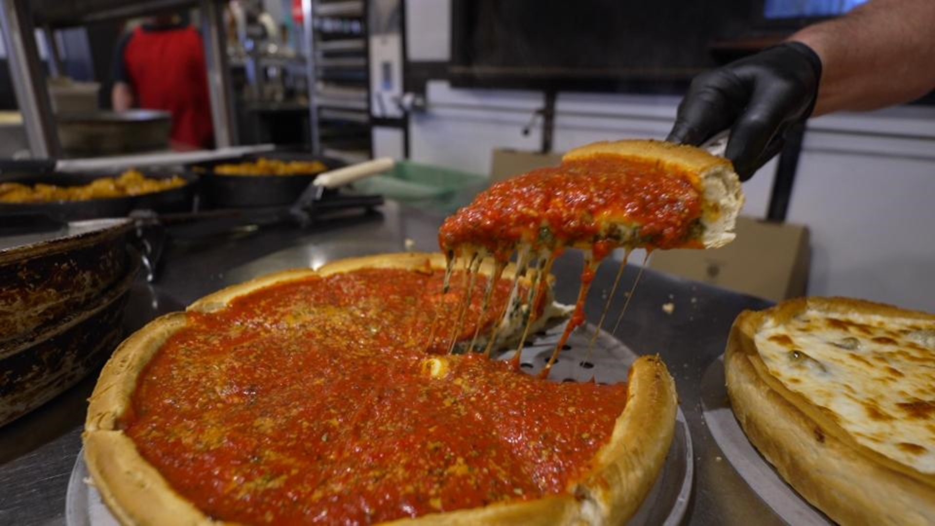 Delfino's Chicago Style Pizza has been serving up cheesy pies since 1993. #k5evening
