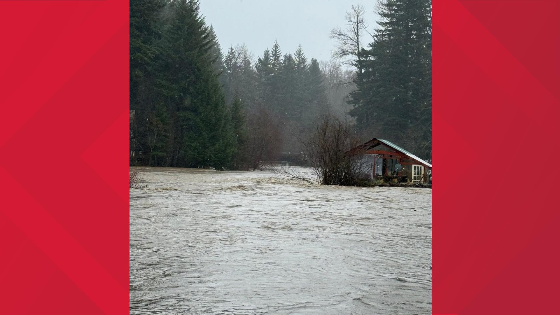 PHOTOS: Heavy rain leads to flooding in western WA | king5.com