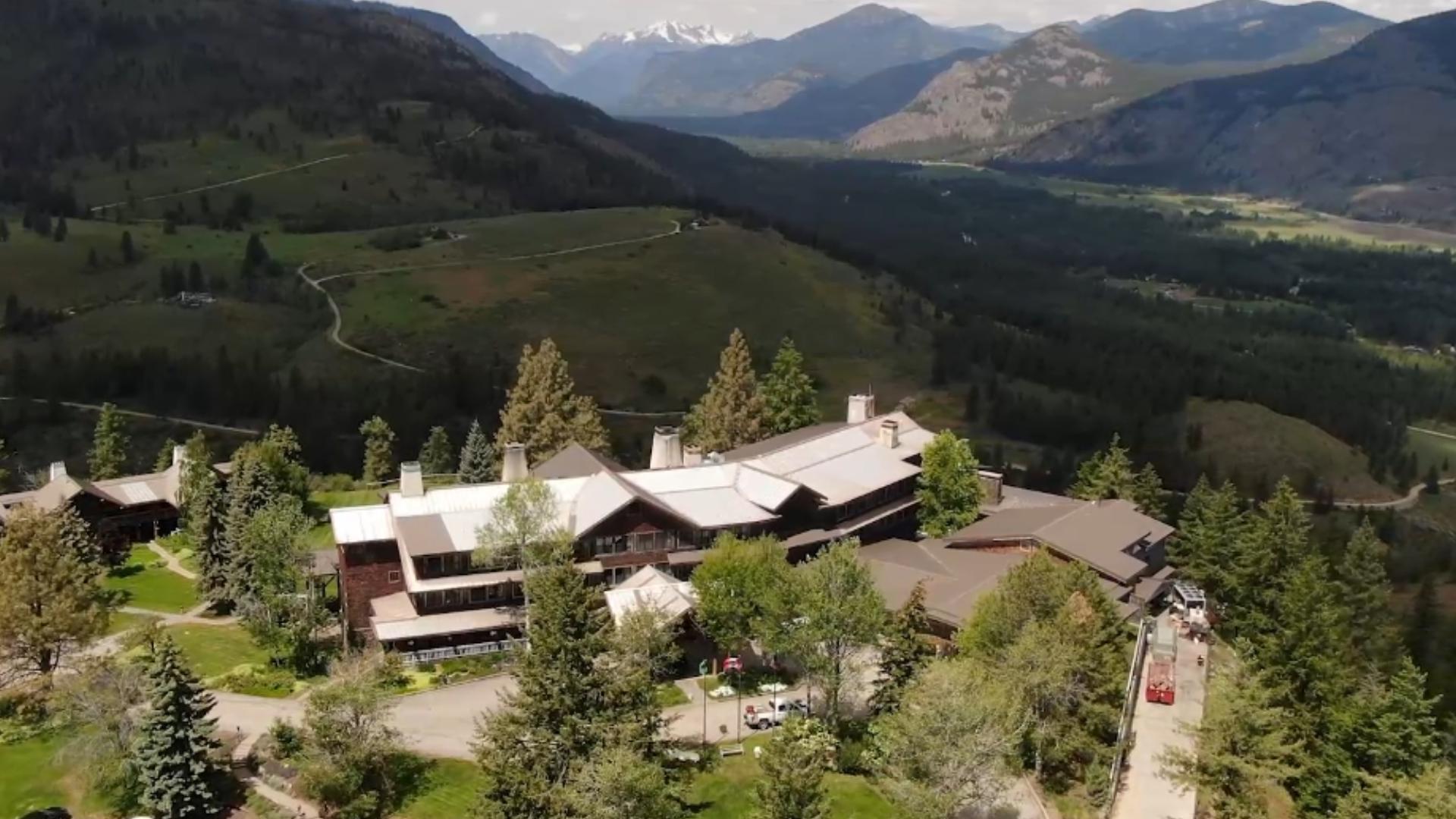 Sun Mountain Lodge offers a luxurious retreat with breathtaking views and diverse outdoor activities. #k5evening