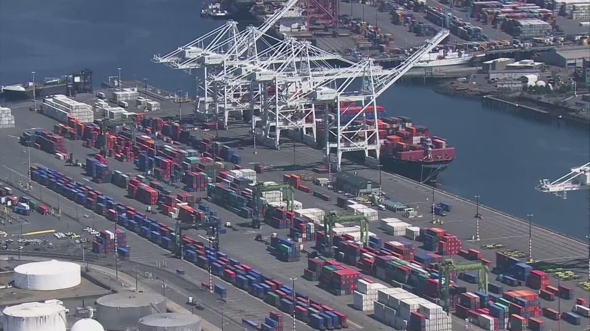 The Northwest Seaport Alliance, which includes ports in Washington and Canada, committed to going green by 2050 at the latest in the face of the climate crisis.