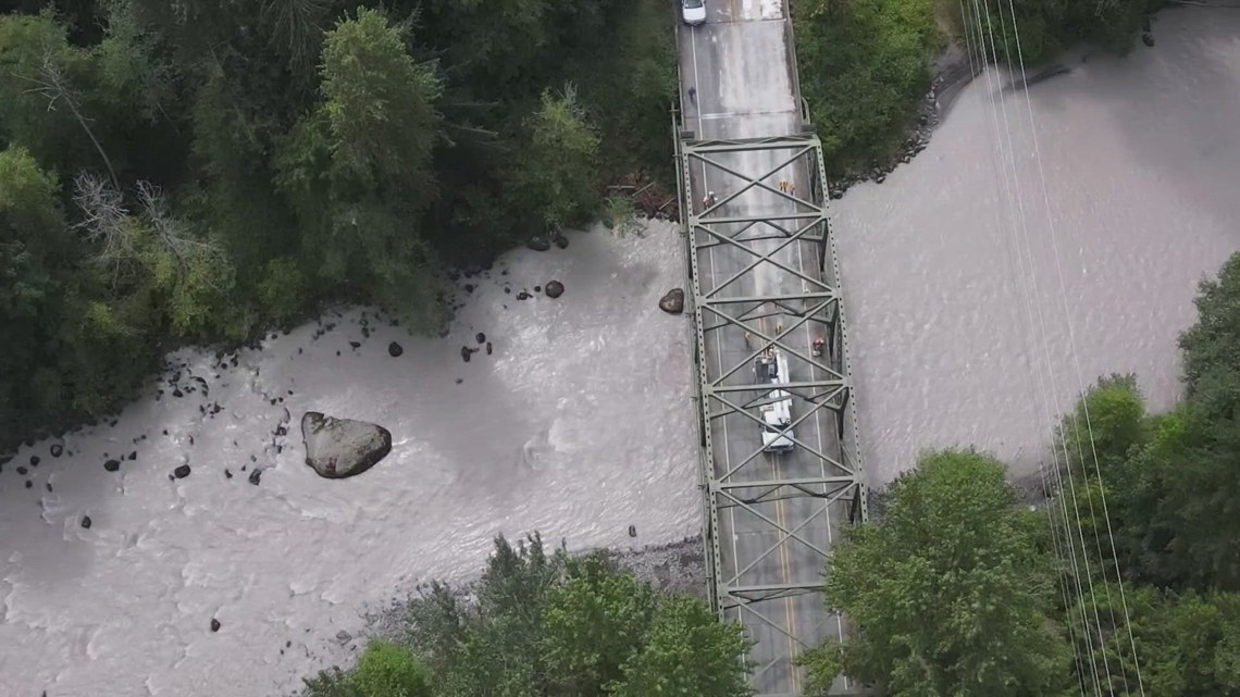 White River Bridge closed after semi crash | king5.com