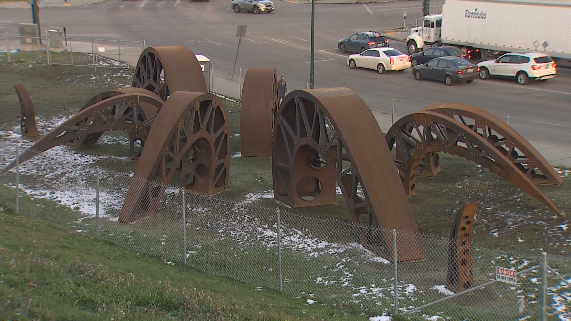 Tacoma Pays Tribute To Galloping Gertie With New Art Installation King5 Com