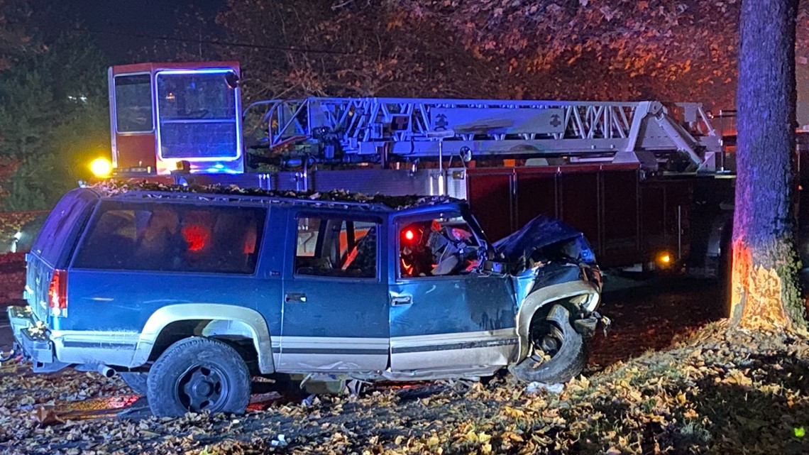 3 people injured after car slams into tree in Woodinville | king5.com