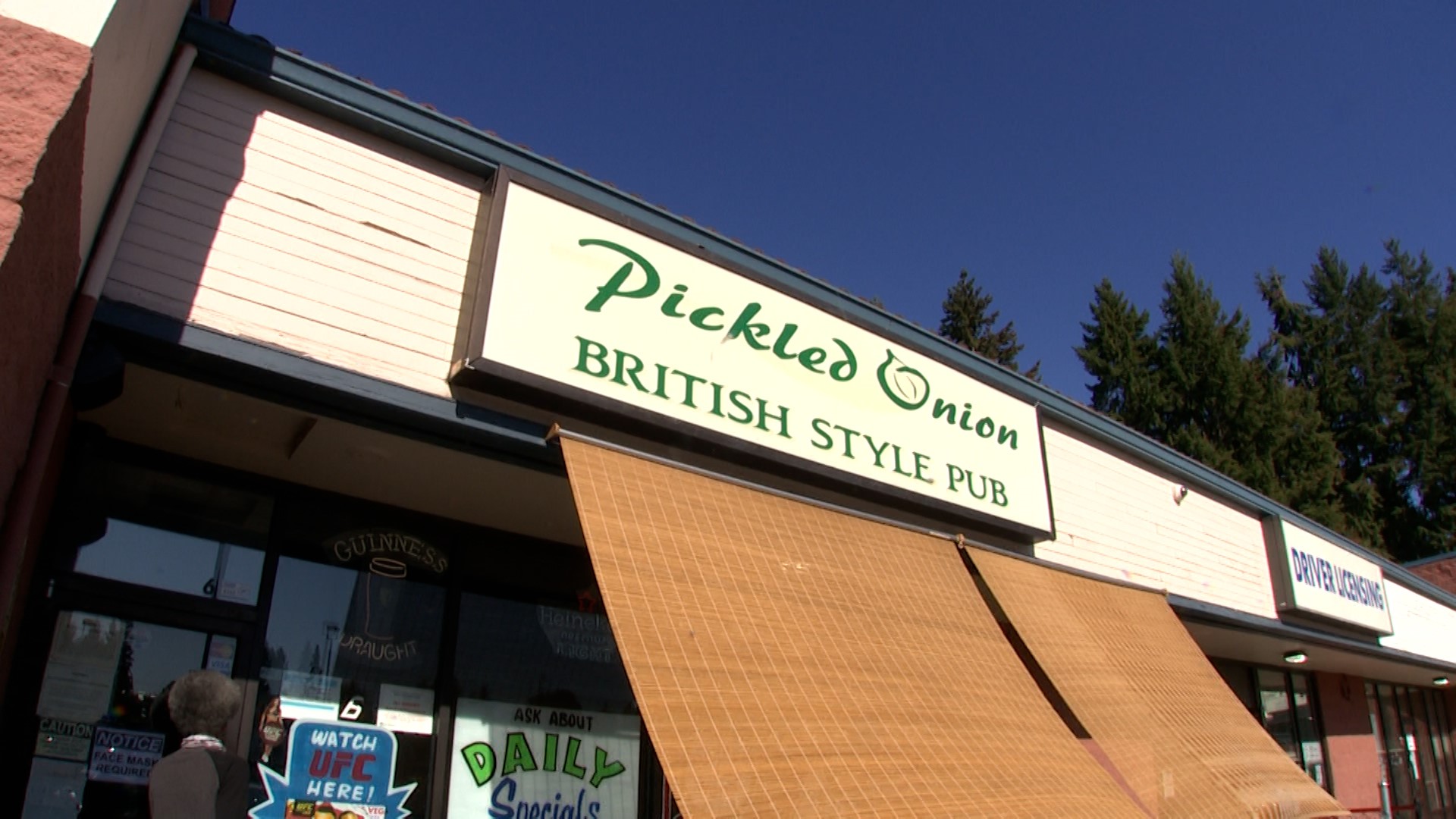 Pickled Onion has a great Happy Hour, with wells, shots and domestic beers coming in at $4. #k5evening