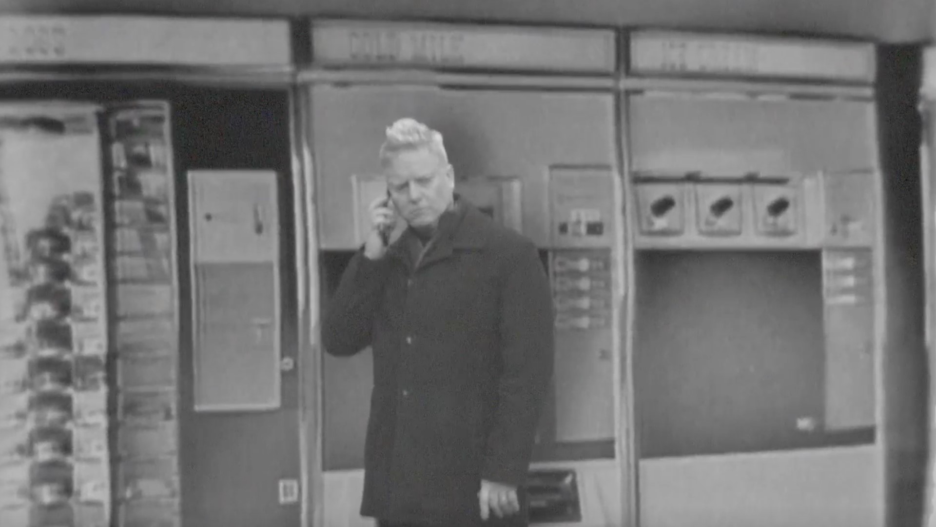 To celebrate the Seattle Space Needle's 60th anniversary, Jim Dever "time traveled" to join in on the news coverage as it happened in 1962. #king5evening