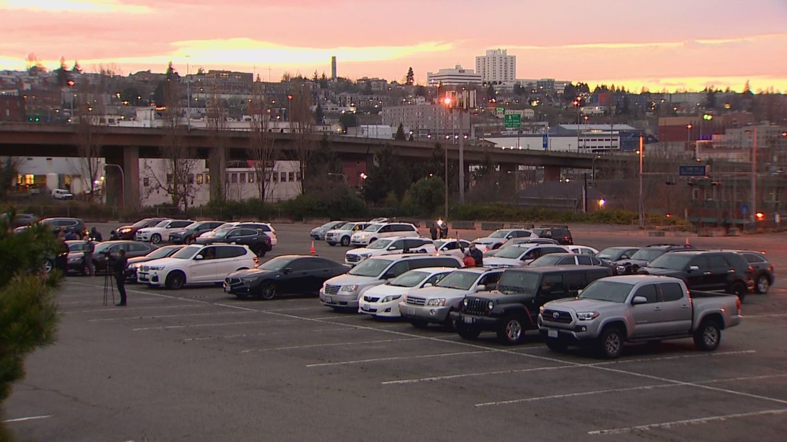 Drive-in memorial at Tacoma Dome honors those who died from COVID-19 - Vimarsana News