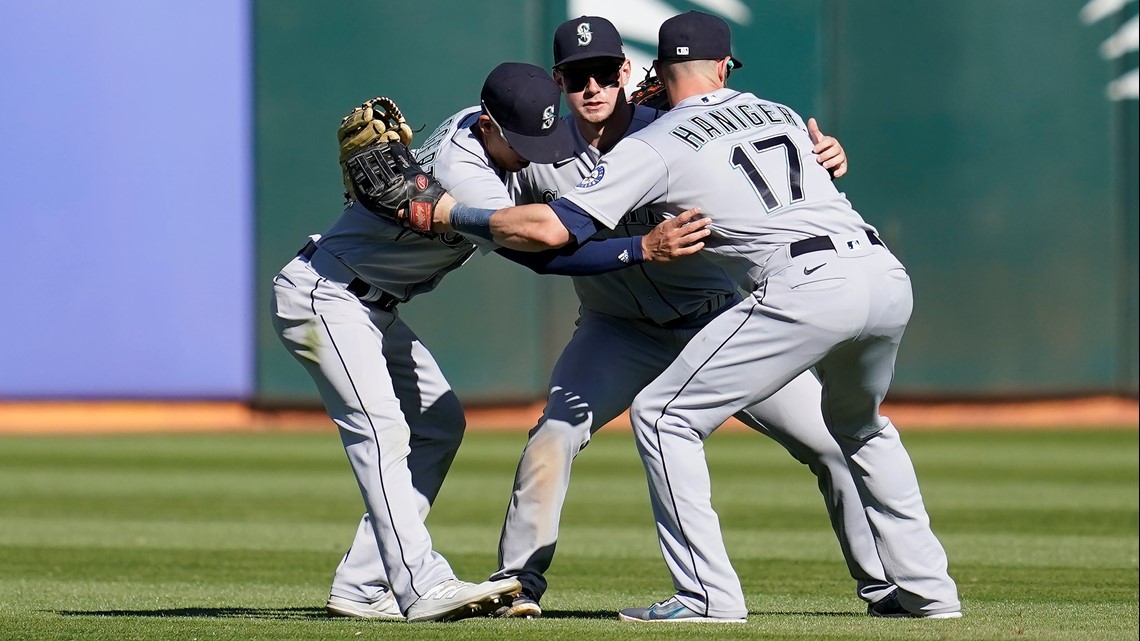 Rodríguez leaves with back tightness, Mariners beat A's 9-5 - Vimarsana News