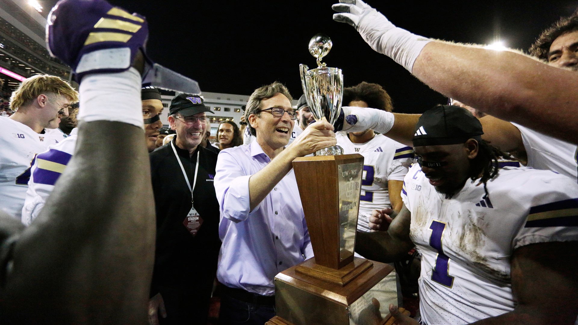 Huskies, Cougs celebrate historic Apple Cup amid uncertainty about the ...