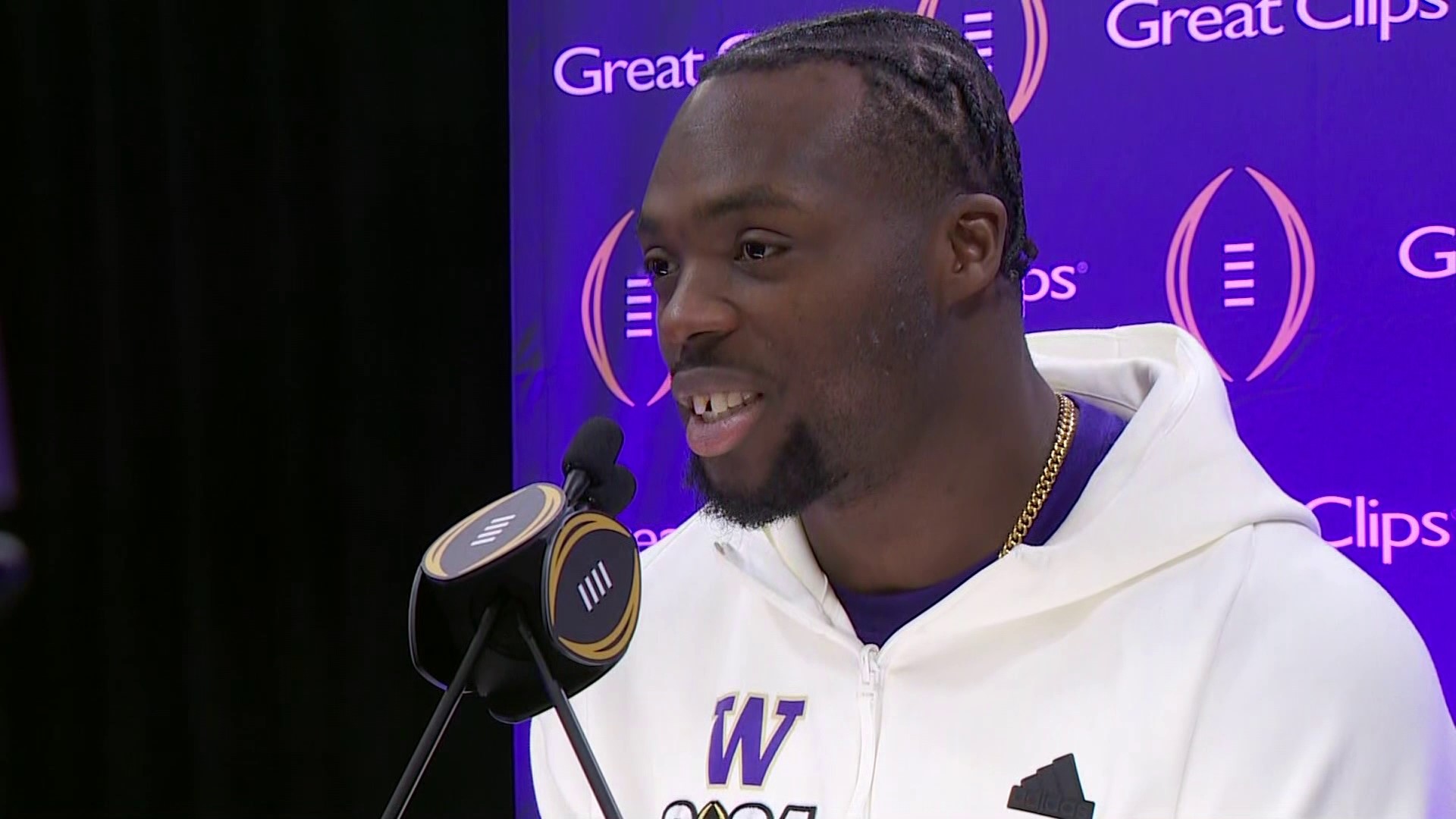 KING 5 speaks with senior linebacker Edefuan Ulofoshio ahead of the CFP National Championship.