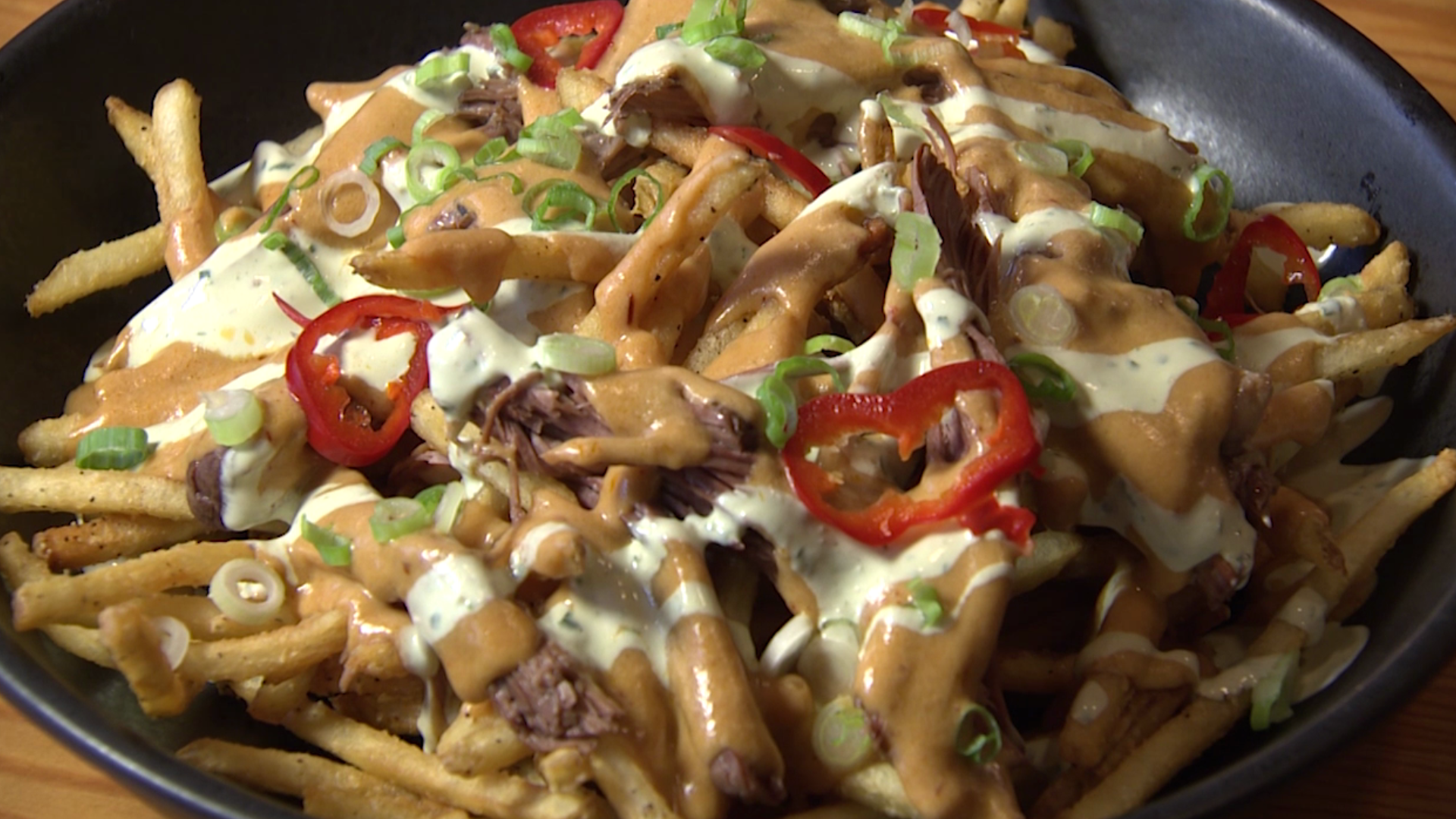 Fried chicken and dirty fries satisfy cravings at newly re-opened restaurant. #k5evening