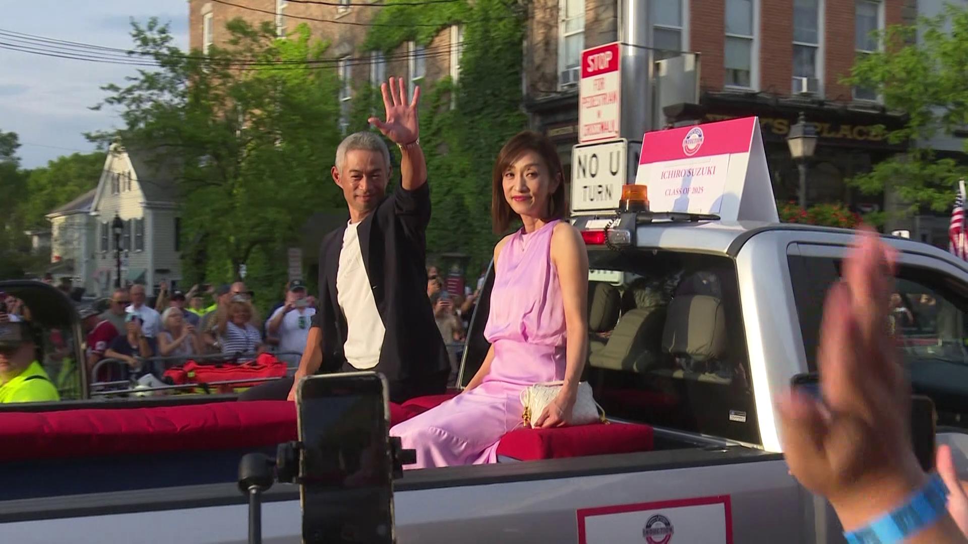 All-time great Mariners celebrate Ichiro's Hall of Fame induction