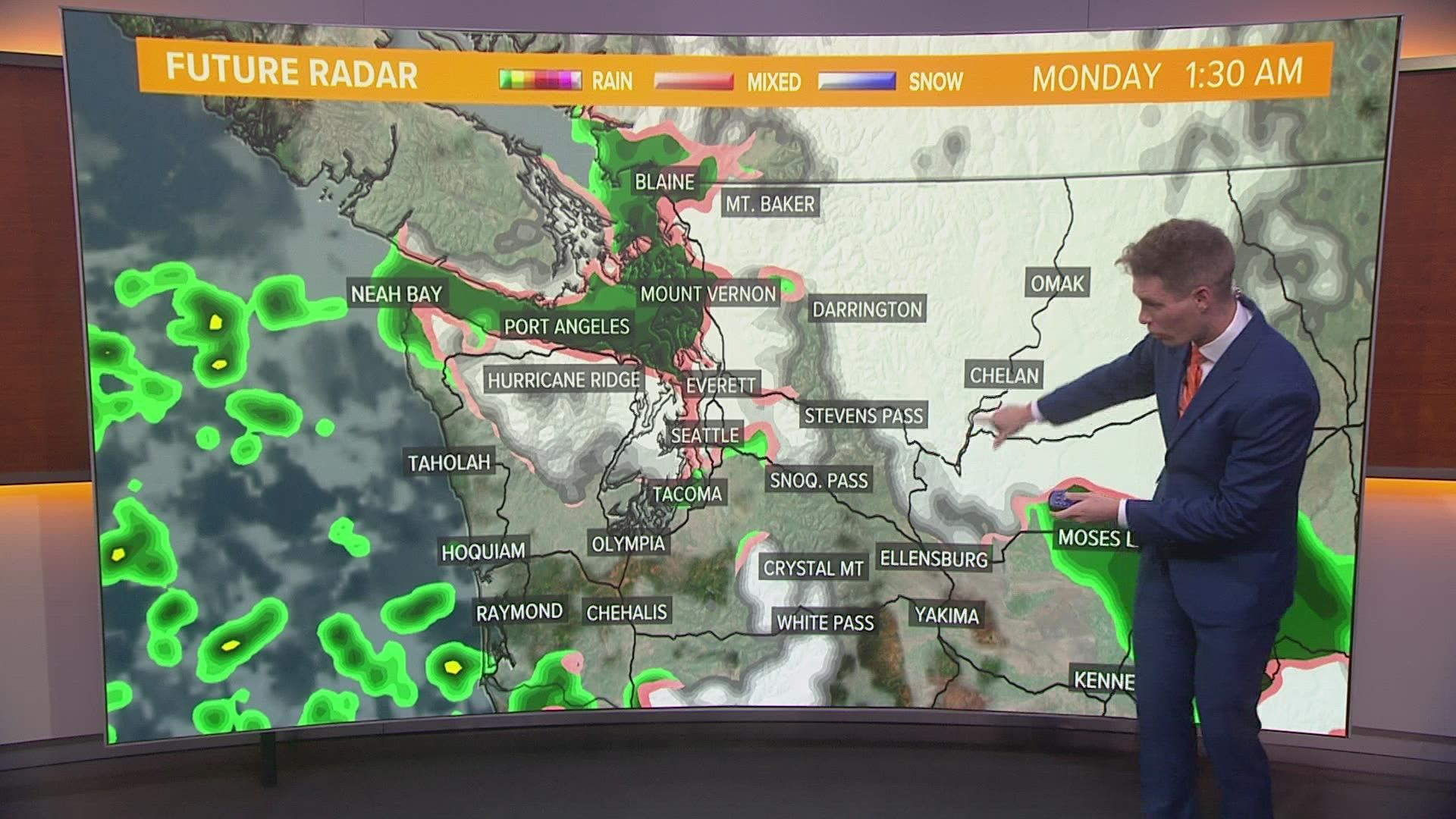 KING 5 Meteorologist Christopher Nunley looks at potential snow from night to Monday.