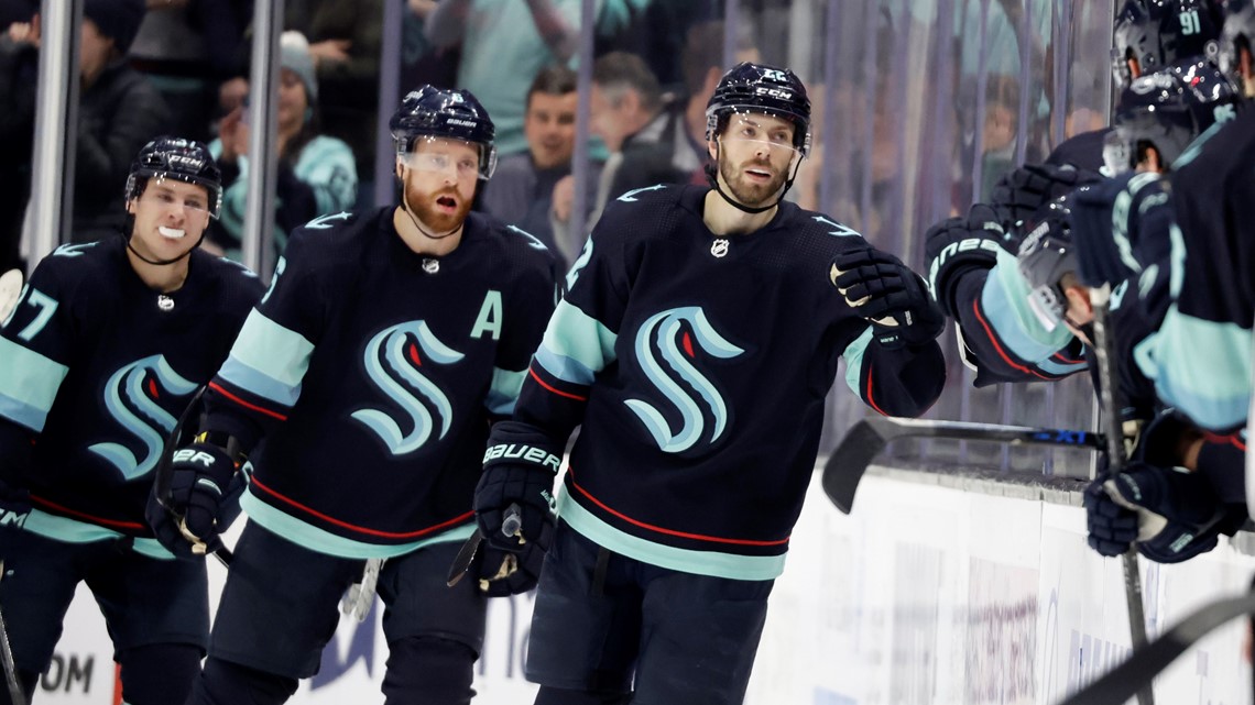 Kraken finally topple Canucks with convincing 6-1 victory - Vimarsana News