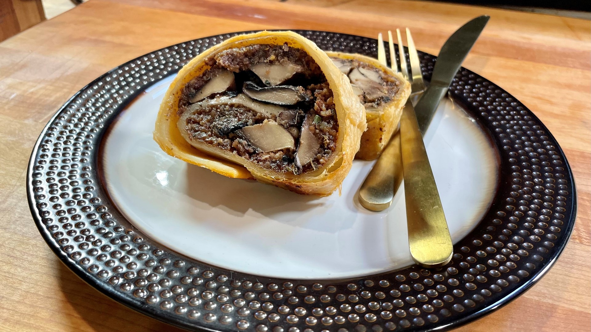 Forget the beef. This Wellington is stuffed with plant-based flavor. #k5evening