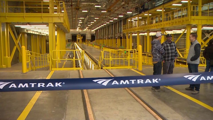 Train Fleet Amtrak opens on $250M Seattle maintenance facility for new Airo train ...