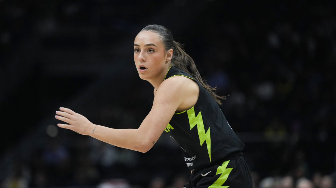 Nika Muhl appears to suffer major knee injury in overseas game 