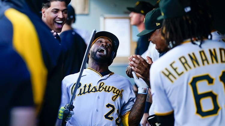 McCutchen sparks record-tying home run barrage as Pirates sink Mariners 11-6